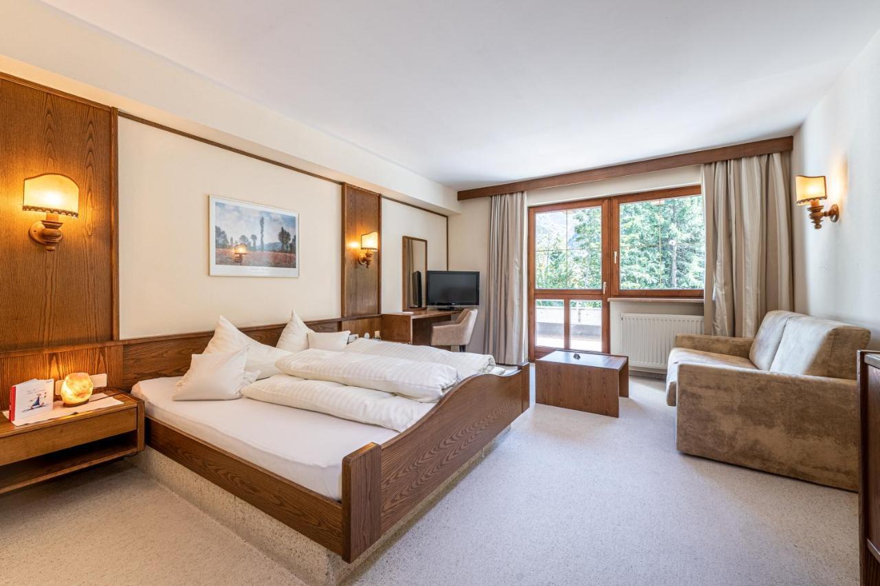Hotel Gletscherblick Sankt Leonhard im Pitztal Luaran gambar