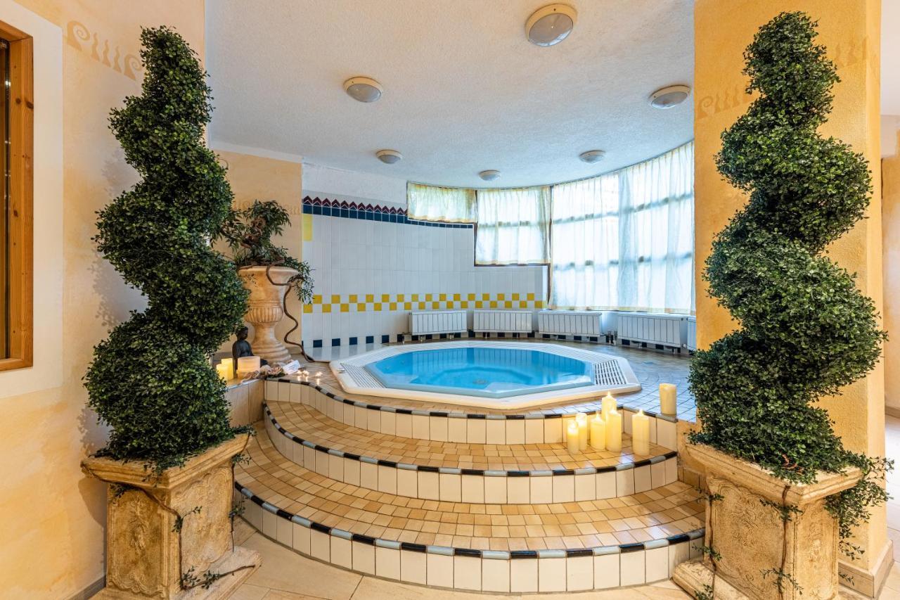 Hotel Gletscherblick Sankt Leonhard im Pitztal Luaran gambar