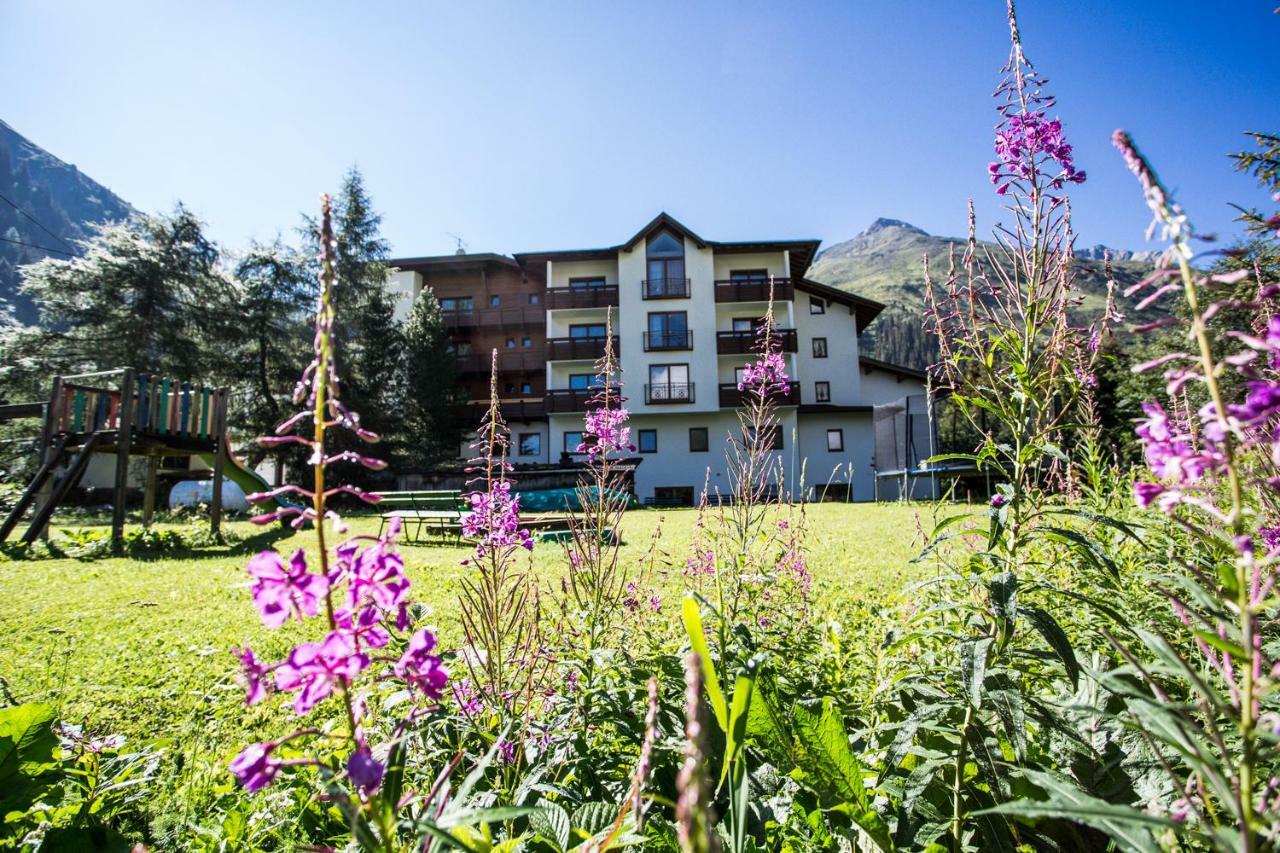Hotel Gletscherblick Sankt Leonhard im Pitztal Luaran gambar