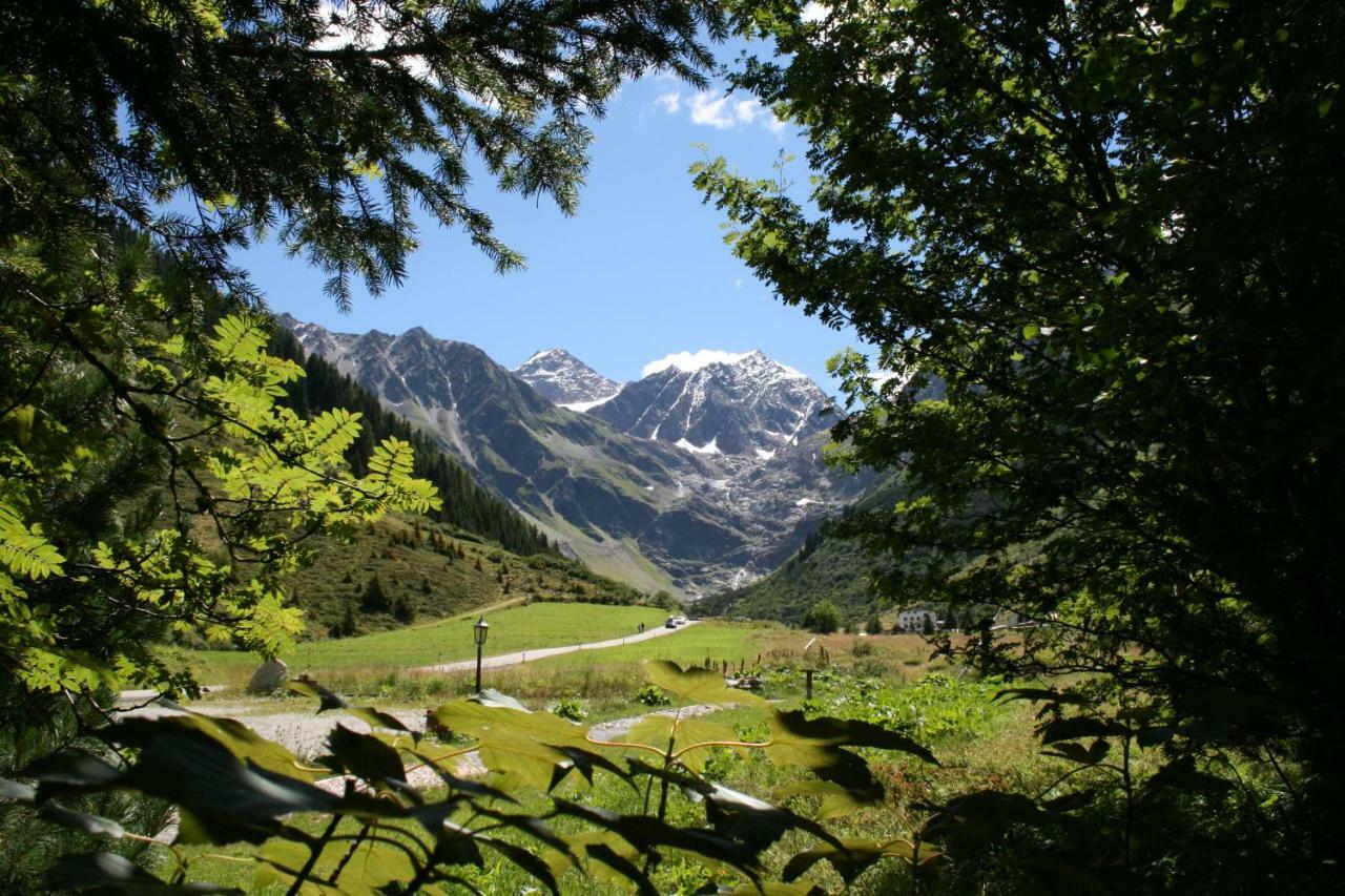 Hotel Gletscherblick Sankt Leonhard im Pitztal Luaran gambar