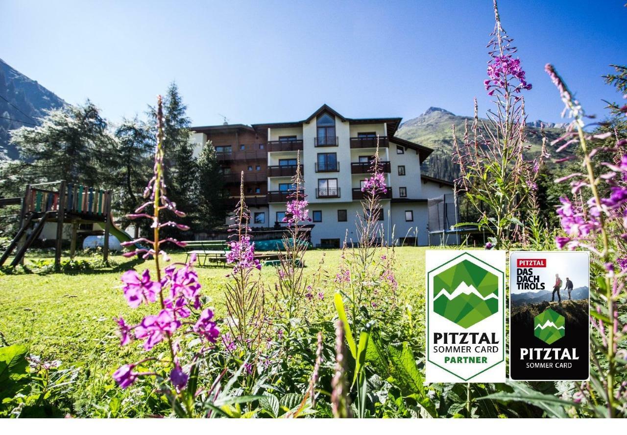 Hotel Gletscherblick Sankt Leonhard im Pitztal Luaran gambar